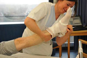 Schmerzmanagement in der ambulanten Pflege: „Pflegenden sind oft die Hände gebunden“