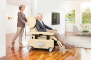 TOPROs Premiumprodukte für die professionelle Pflege: Mobilitätshilfen und spezielle Sessel für Pflegeeinrichtungen und die Pflege zuhause